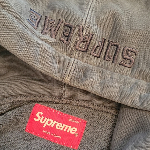 SUPREME Hoodie Sweatshirt - Picture 3 of 6
